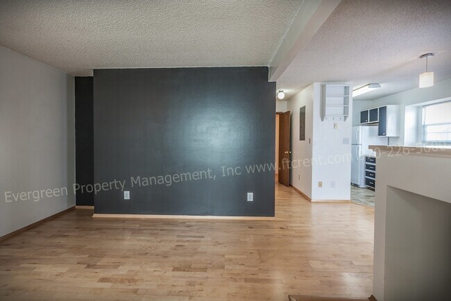 Building Photo - 1301 University Ave