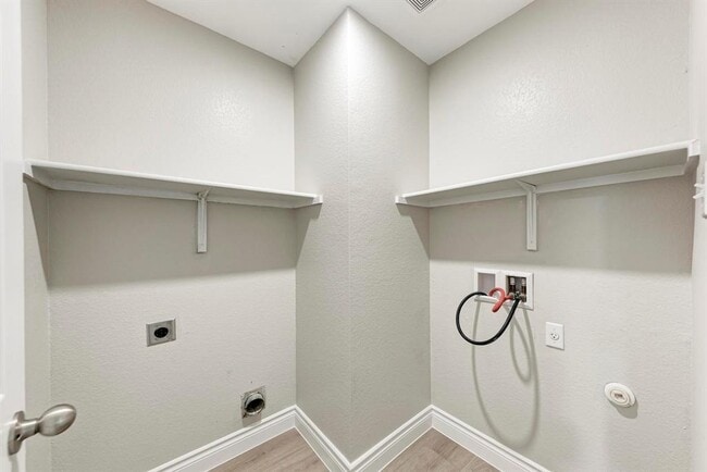 Building Photo - 3413 Bach Dr