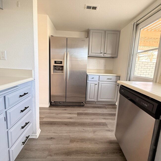 Building Photo - 403 Tava Ln