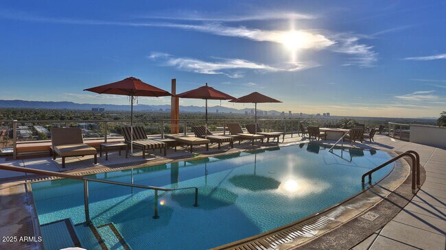 Building Photo - 2211 E Camelback Rd