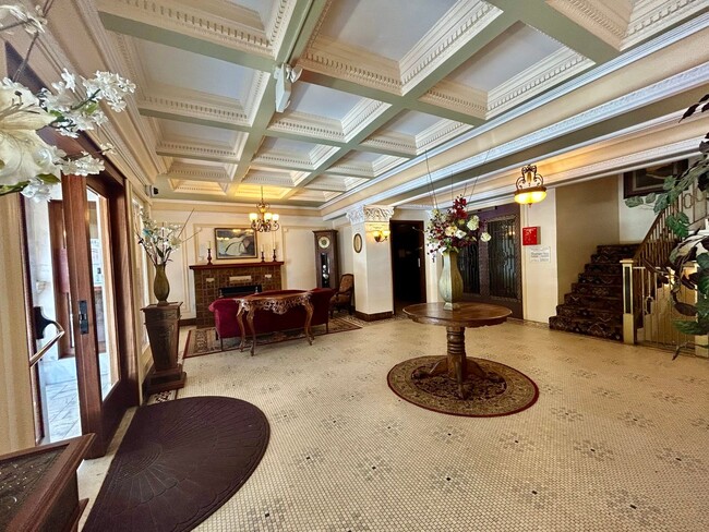 Building Photo - 7th Floor Studio Condo in Historic Buildin...