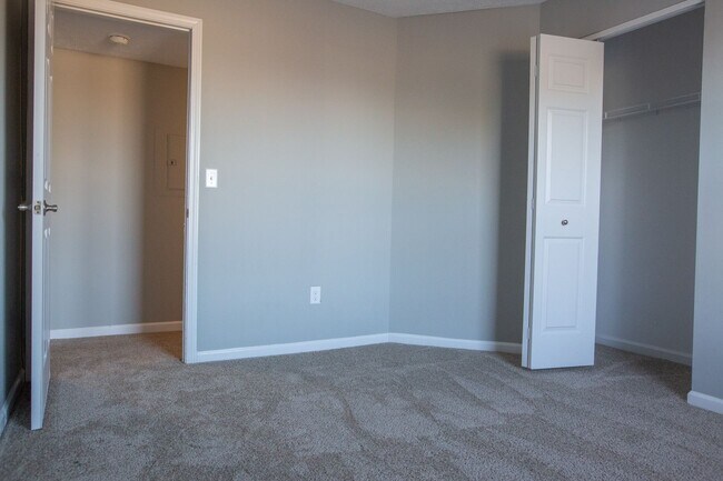 Building Photo - 5516 Cedar Spgs
