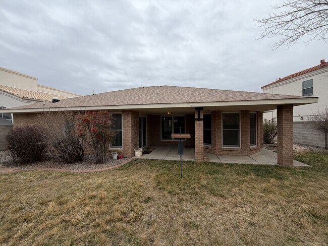 Building Photo - 3 Bedroom Single Story Home Available Near Juan Tabo Blvd SE & Southern Blvd SE!