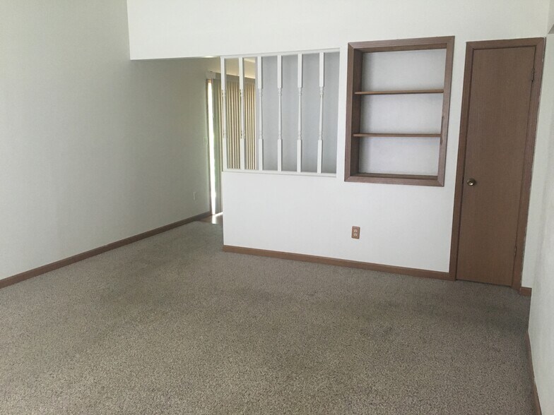 Building Photo - 613 Pepper Ridge Ct