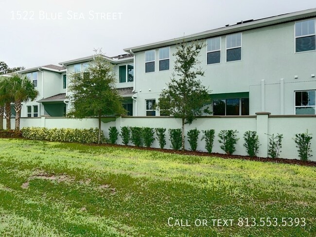 Building Photo - 1522 Blue Sea St