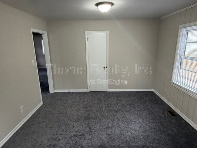 Building Photo - 1113 S Cambridge Cir