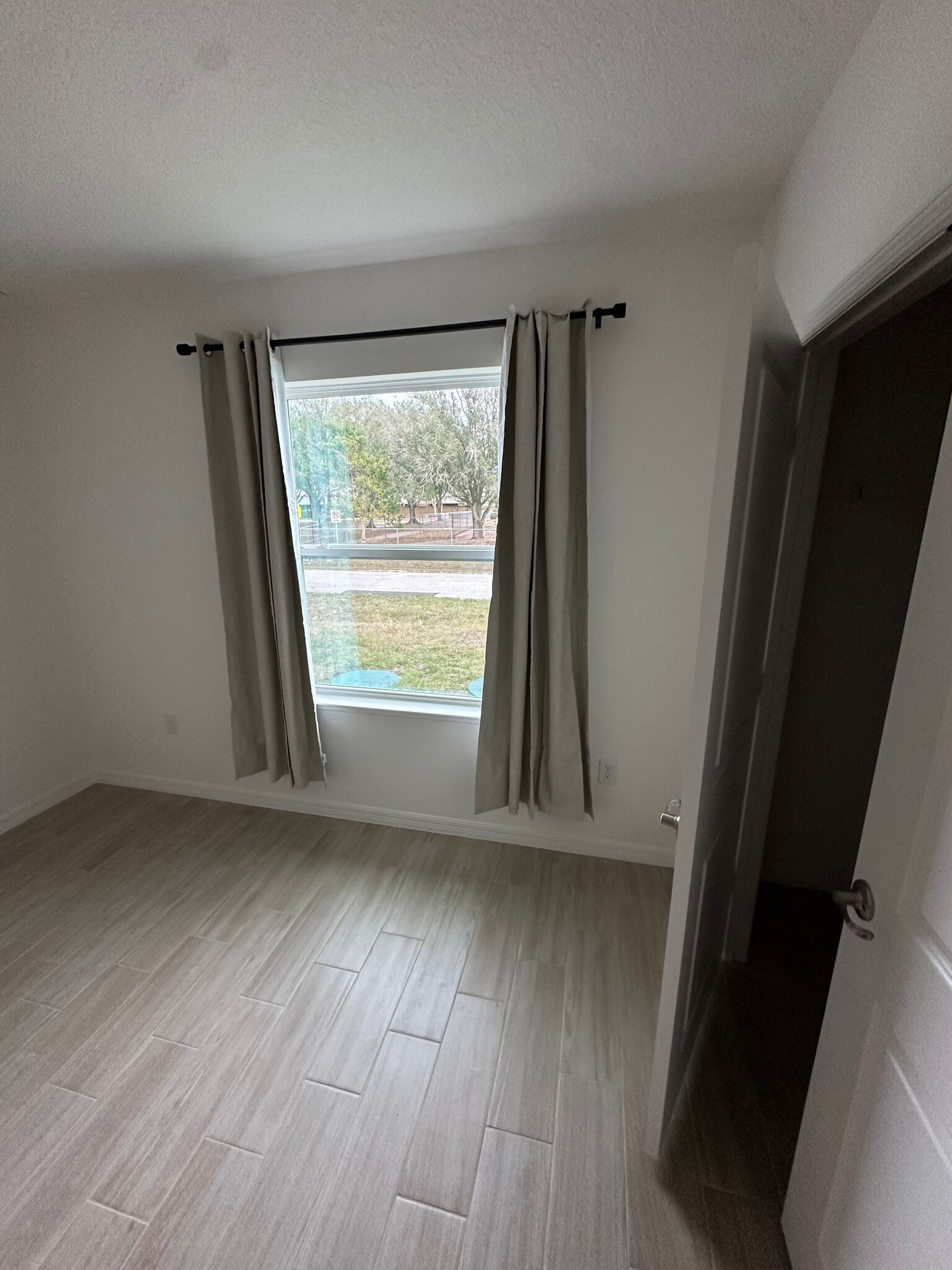 Building Photo - 268 Pioneer Ave NE