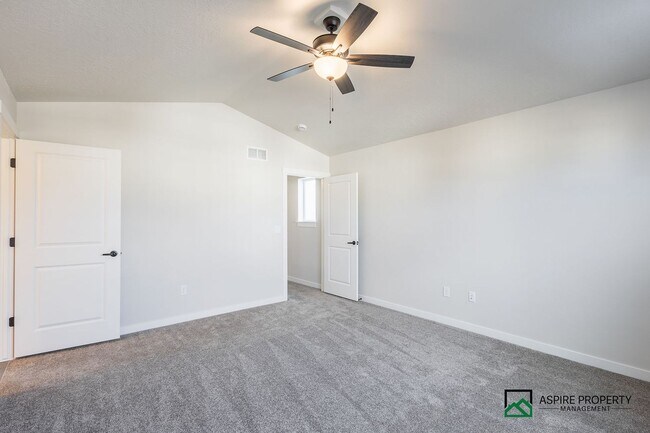 Building Photo - Brand New 4 Bed 3 Bath