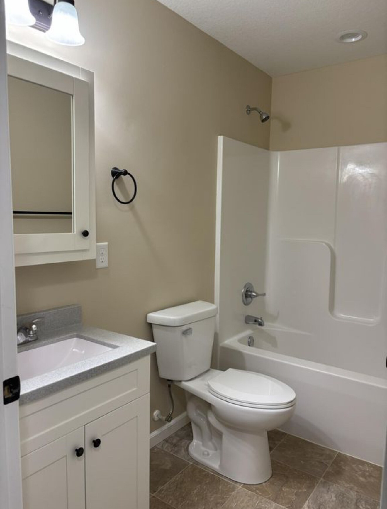 Building Photo - 423 E Cheyenne St