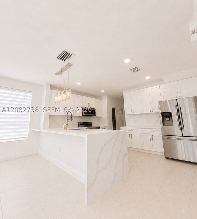 Building Photo - 14303 SW 159th Pl
