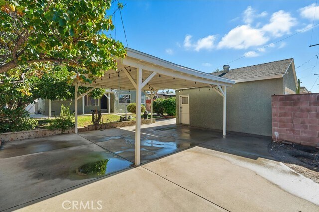 Building Photo - 9859 Arleta Ave