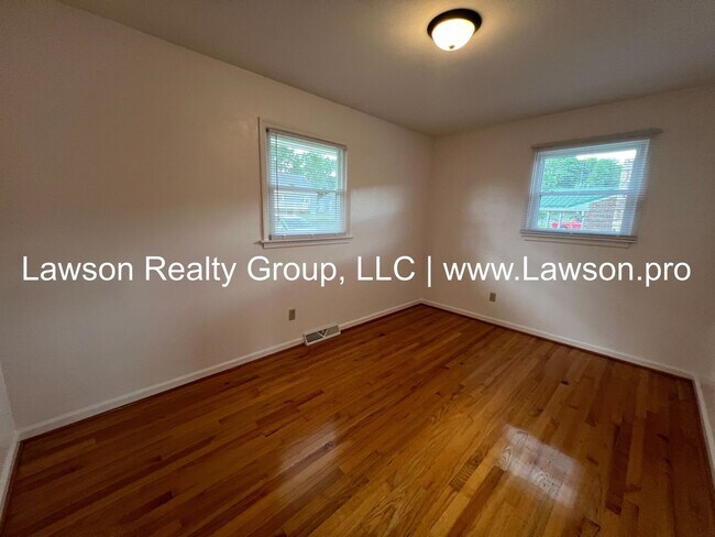 Building Photo - Very Nice Updated Ranch in Salem (Glenvar ...