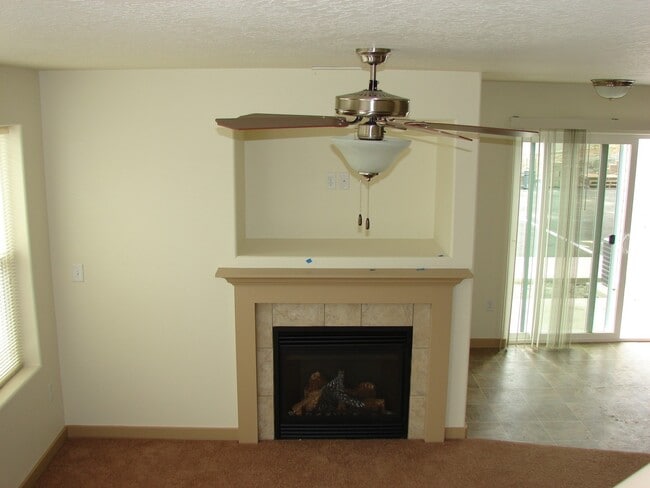 Building Photo - 1020 S Olympia Pl