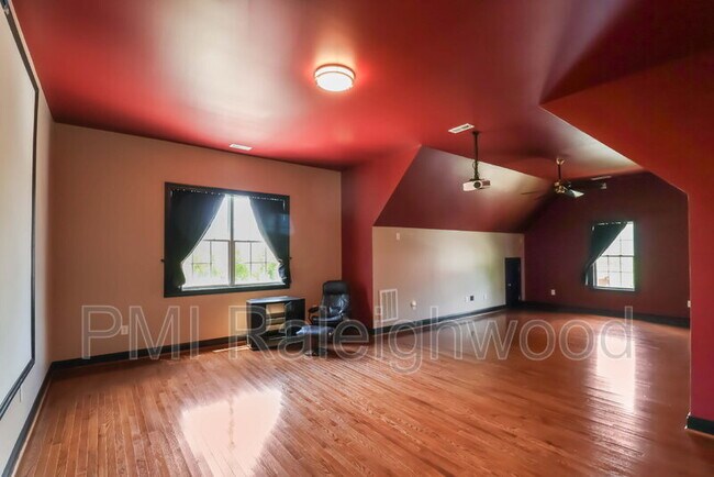 Building Photo - 203 Braebrook Way