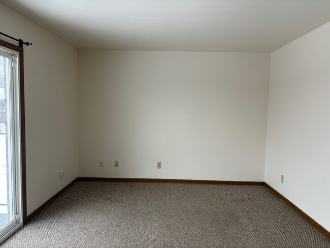 Building Photo - 334 Beeline Rd