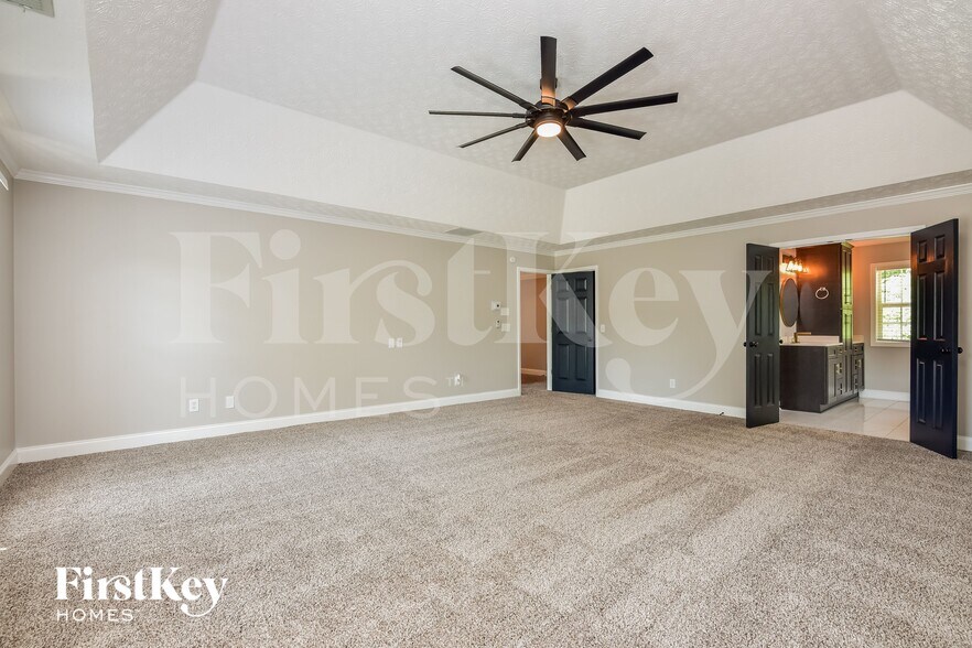 Building Photo - 6014 Fairing Drop