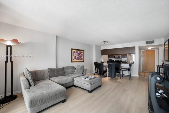 Building Photo - 1200 Brickell Bay Dr