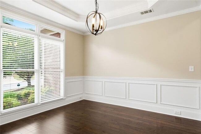 Building Photo - 2058 Woodside Park Dr