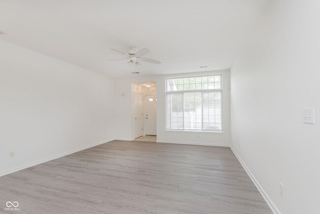 Building Photo - 8422 Enclave Blvd
