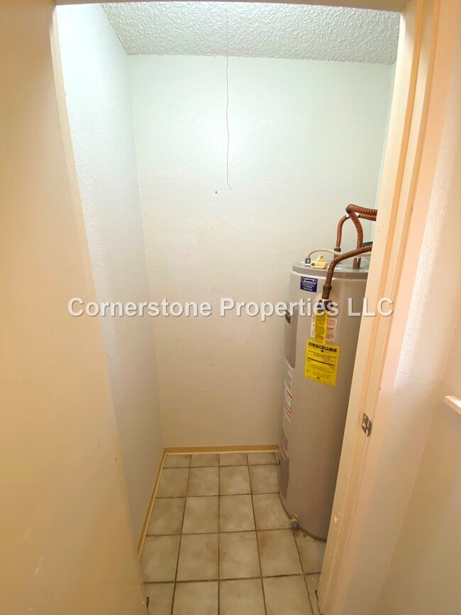 Building Photo - 95-1147-1147 Makaikai St