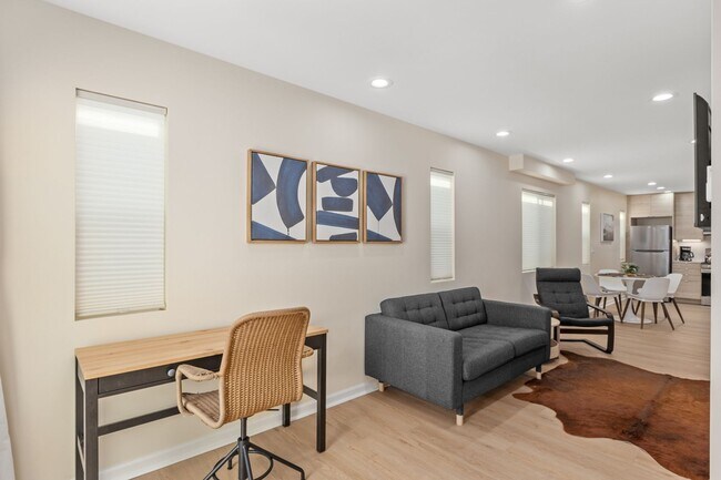 Building Photo - New built and fully furnished 2 bed 2. 5 baths in Point Loma