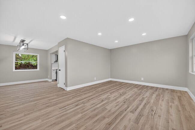 Building Photo - 5737 Kroegermount Dr