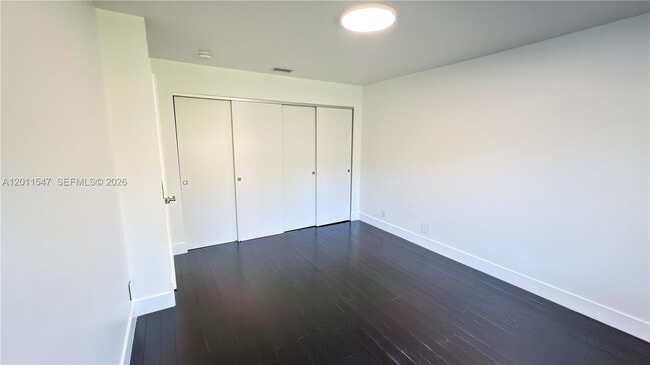 Building Photo - 3767 Oak Ridge Cir