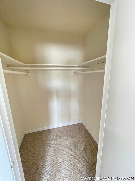 Building Photo - 24 Whites Ave