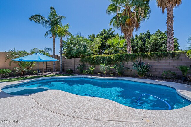 Building Photo - 6347 W Saddlehorn Rd