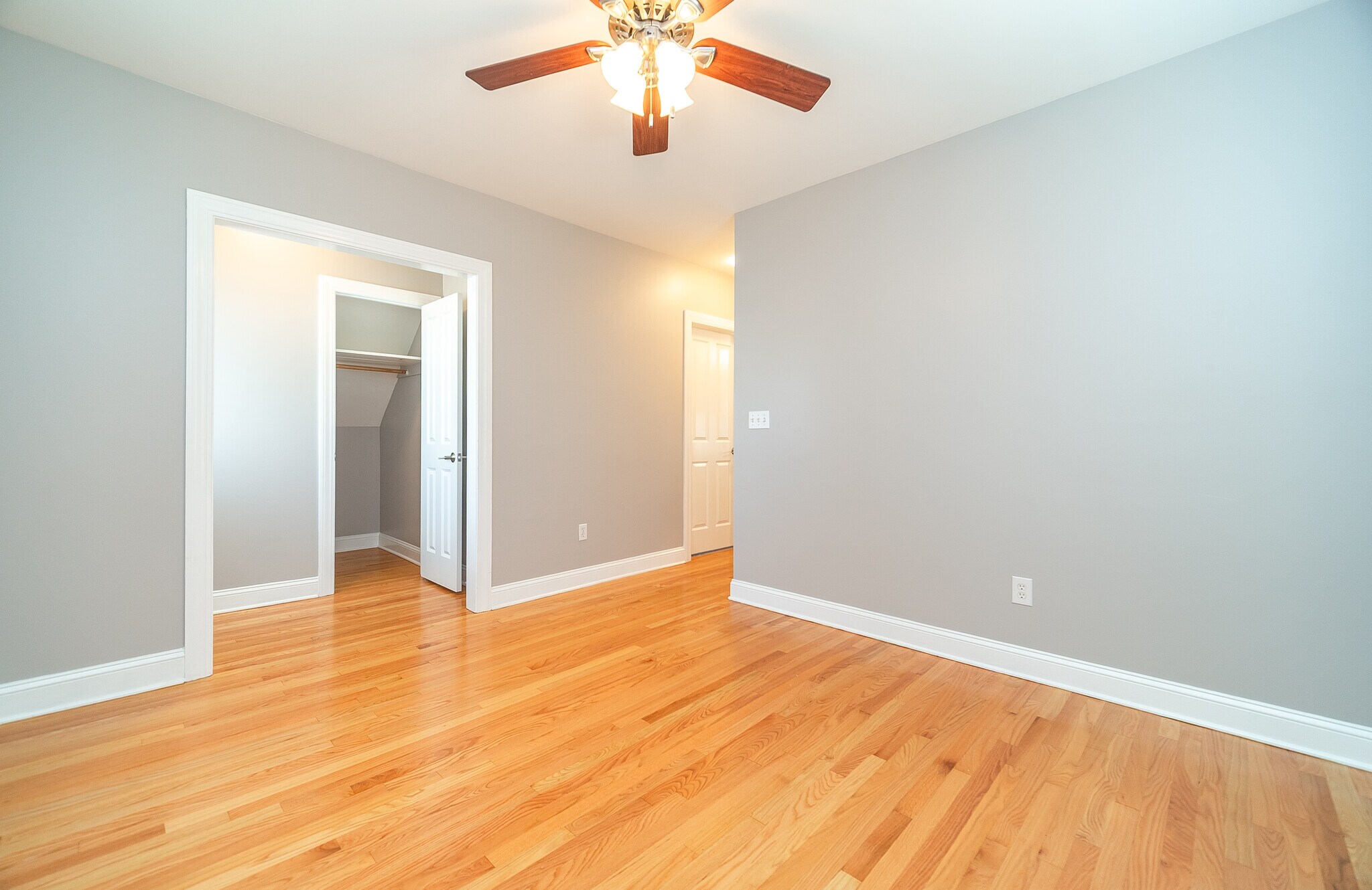 Building Photo - 362 Soundview Ave