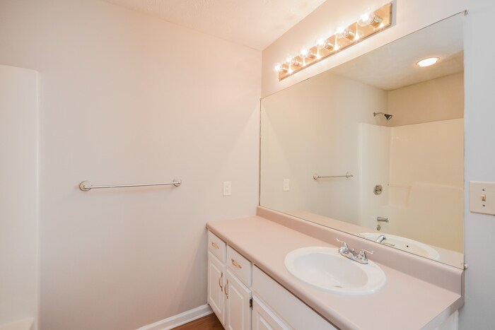 Building Photo - 135 Branchwood Dr