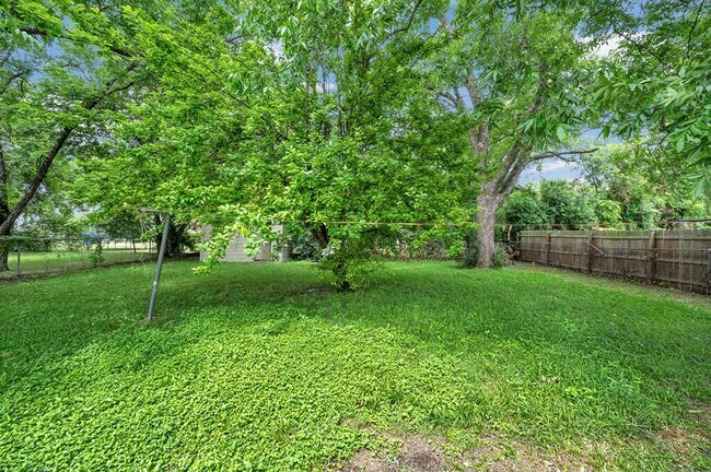 Building Photo - Spacious 3 Bed, 2 Bath Home in Waco