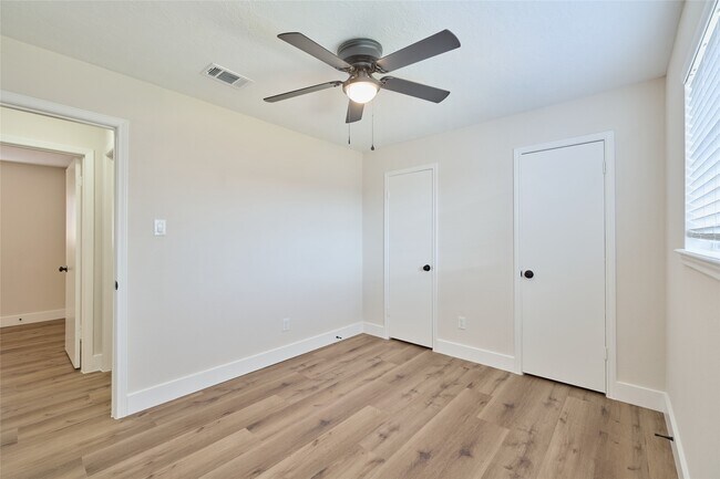 Building Photo - 6527 Zapata Dr