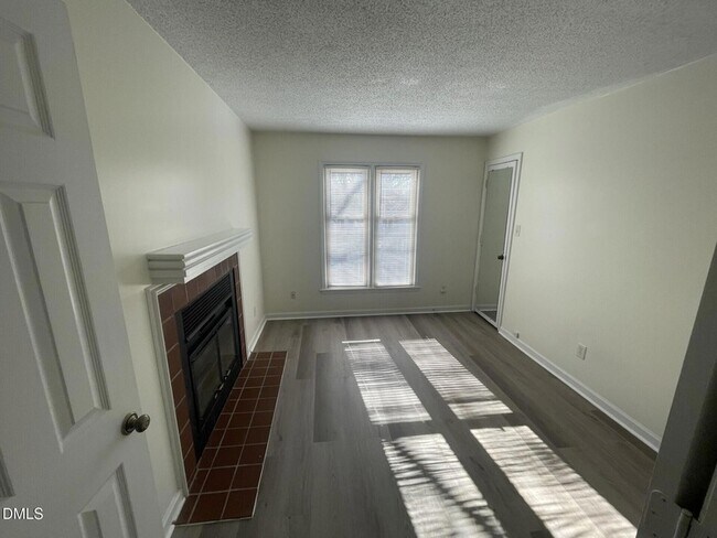 Building Photo - 720 Bishops Park Dr