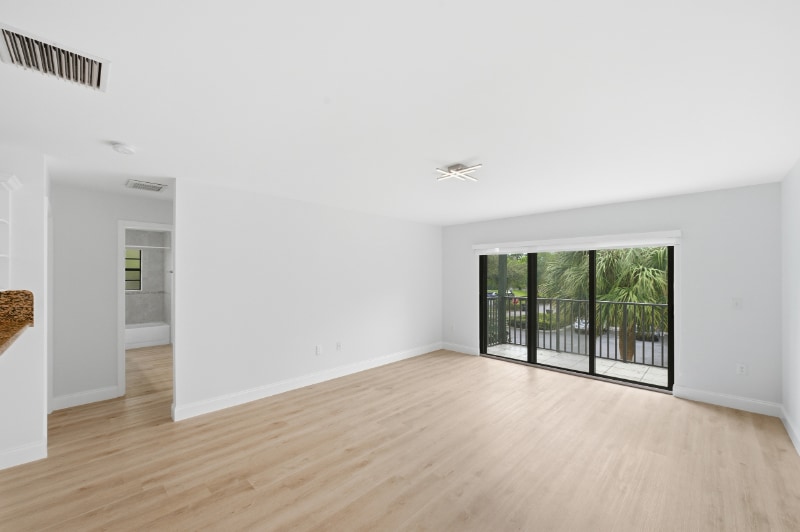 Building Photo - 2691 Albatross Rd N