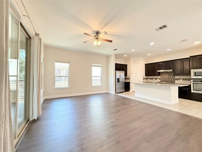 Building Photo - 10911 Hidden Caves Way