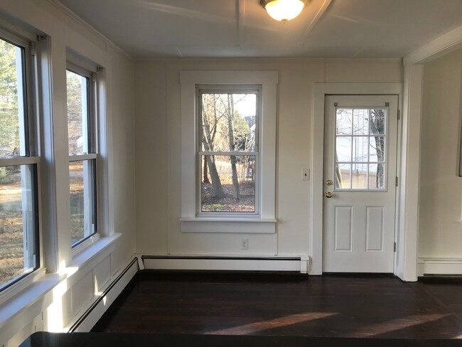 Building Photo - 218 Hartford St