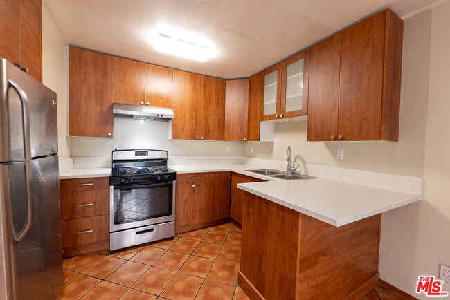 Building Photo - 947 Westmoreland Ave