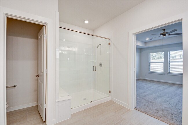 Building Photo - 31119 Myers Hvn Ln