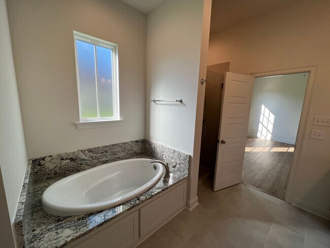 Building Photo - 4773 Cottage Oaks Dr