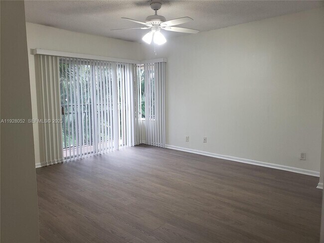 Building Photo - 4850 SW 63rd Terrace