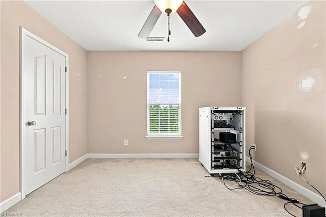 Building Photo - Lease OR Lease to Own