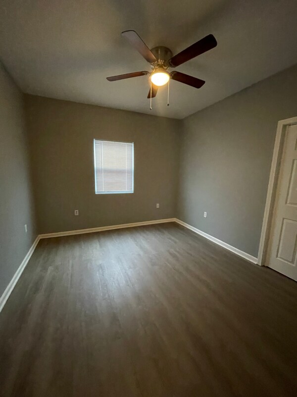 Building Photo - 1342 Berry Blvd