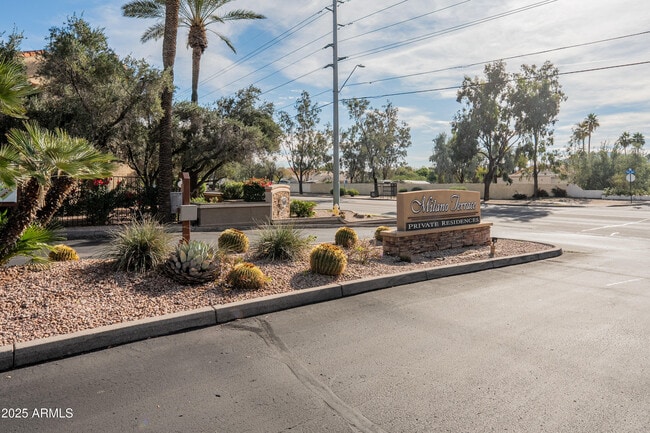 Building Photo - 5122 E Shea Blvd