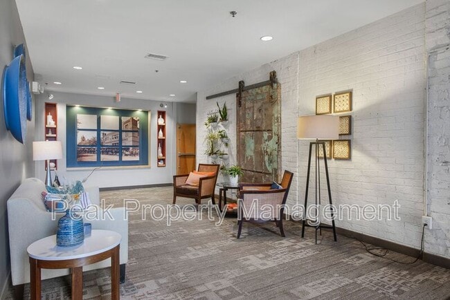 Building Photo - 306 N 26th St