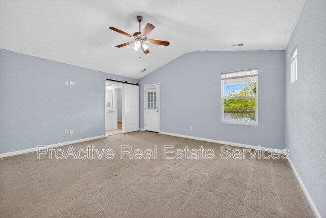 Building Photo - 615 Roland Dr