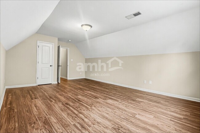 Building Photo - 6652 Clingmans Cv
