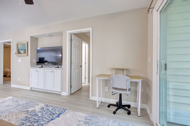 Building Photo - 485 White River Dr