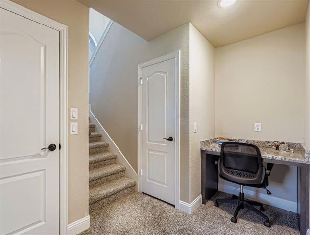 Building Photo - 4720 Water Lily Ln