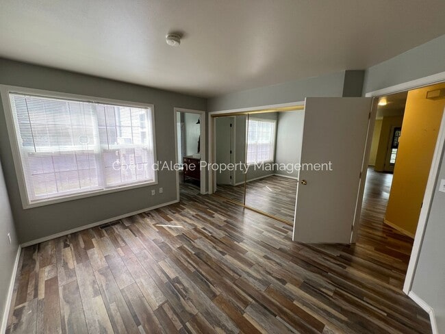 Building Photo - 2 bed condo in Ridgewood Condo Community